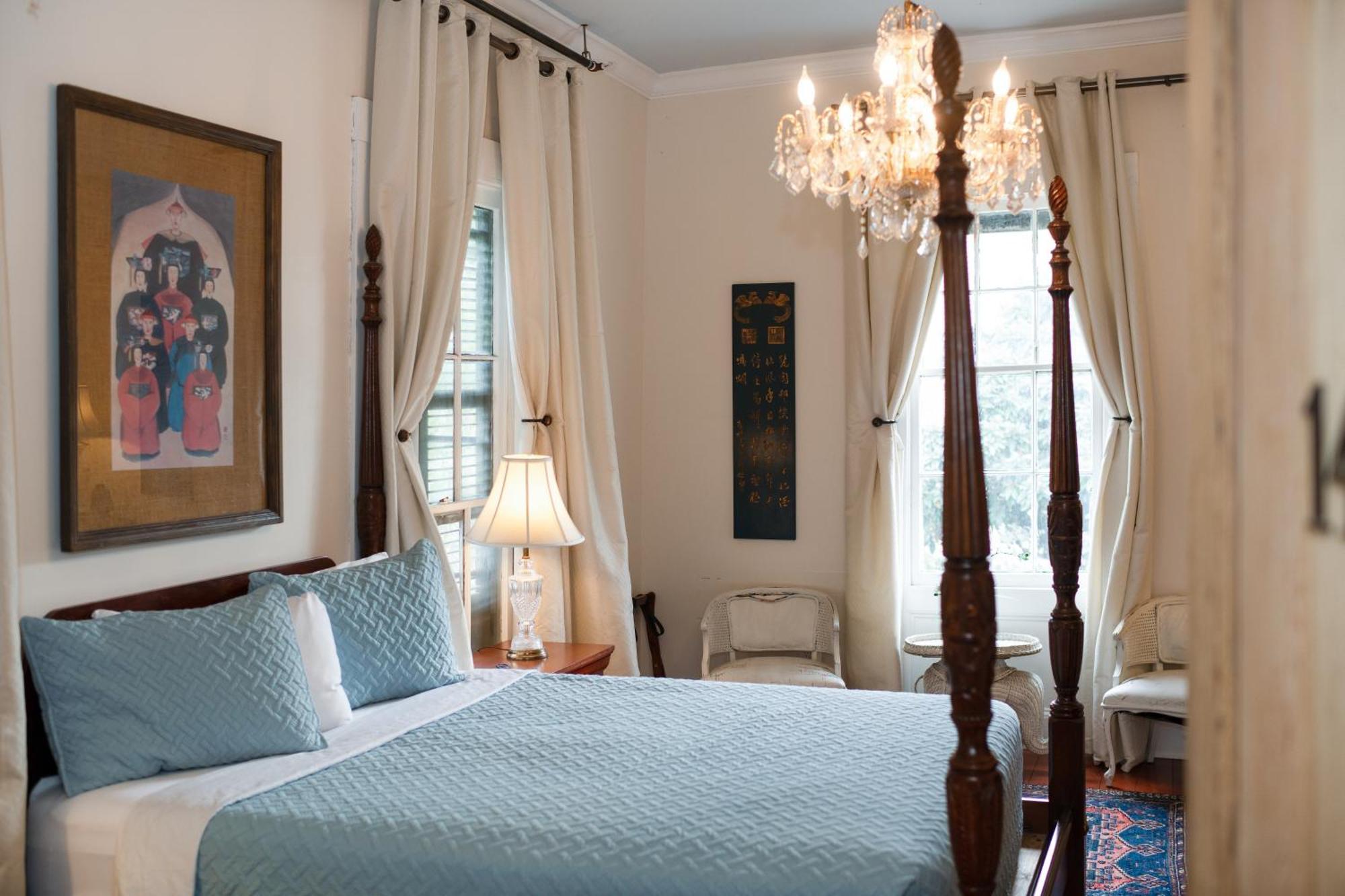 The Esplanade Mansion * New Orleans