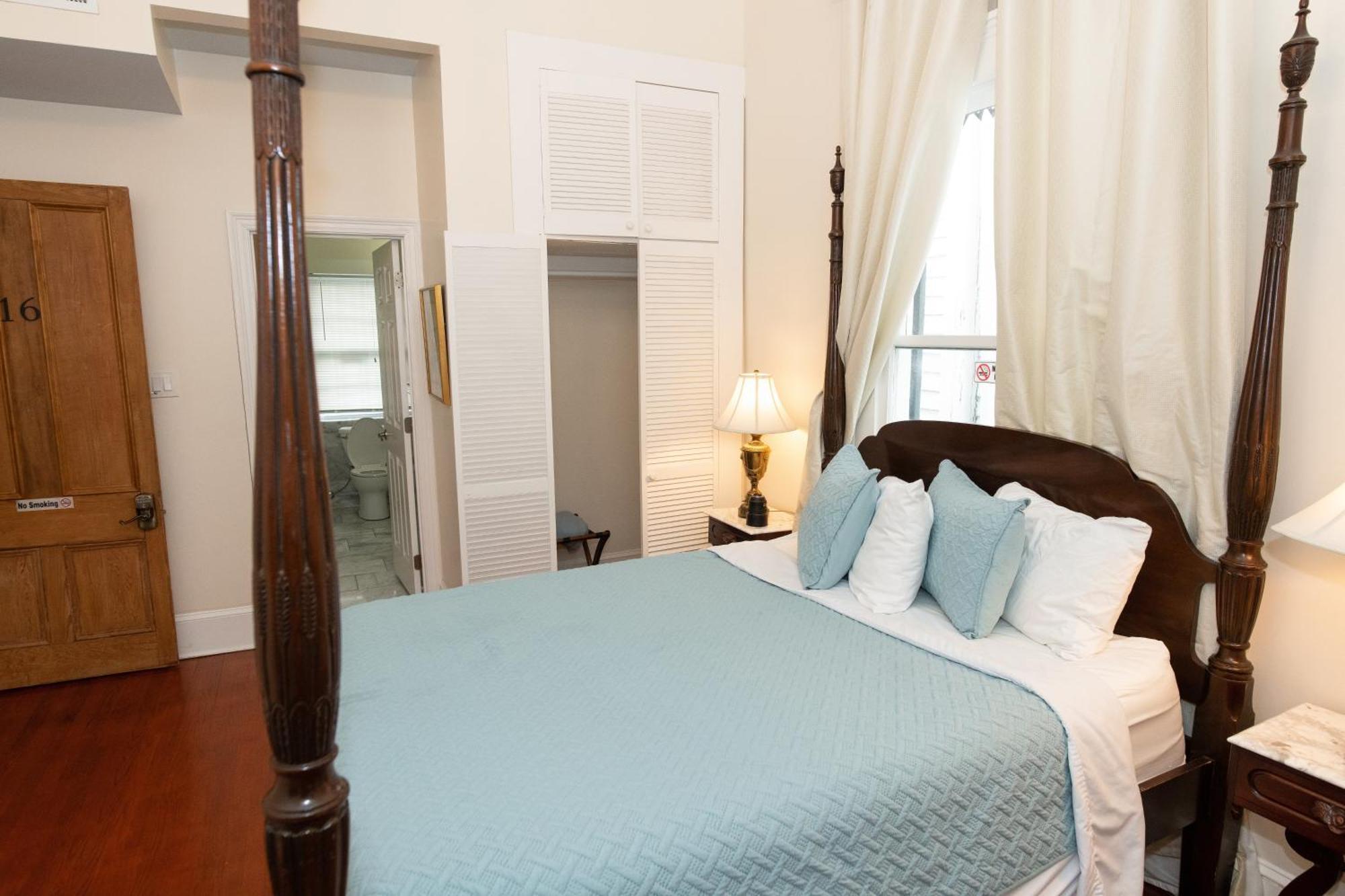 Bed & Breakfast The Esplanade Mansion *