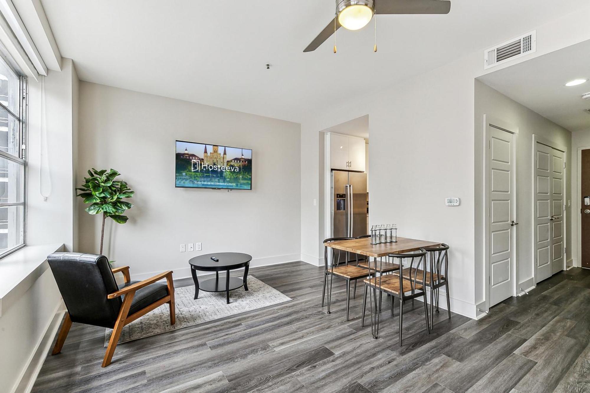 Upscale And Penthouses Close To Canal And Bourbon St Apartment