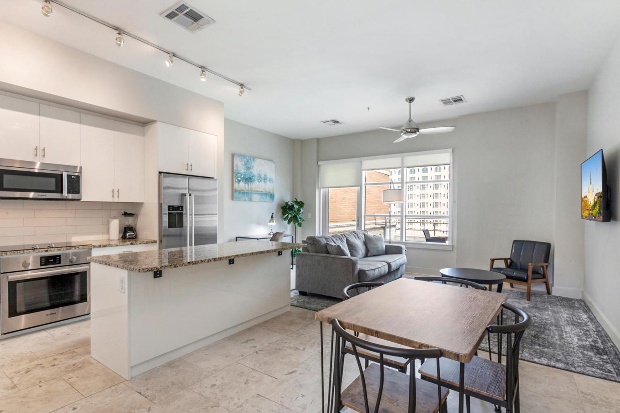 Upscale And Penthouses Close To Canal And Bourbon St New Orleans