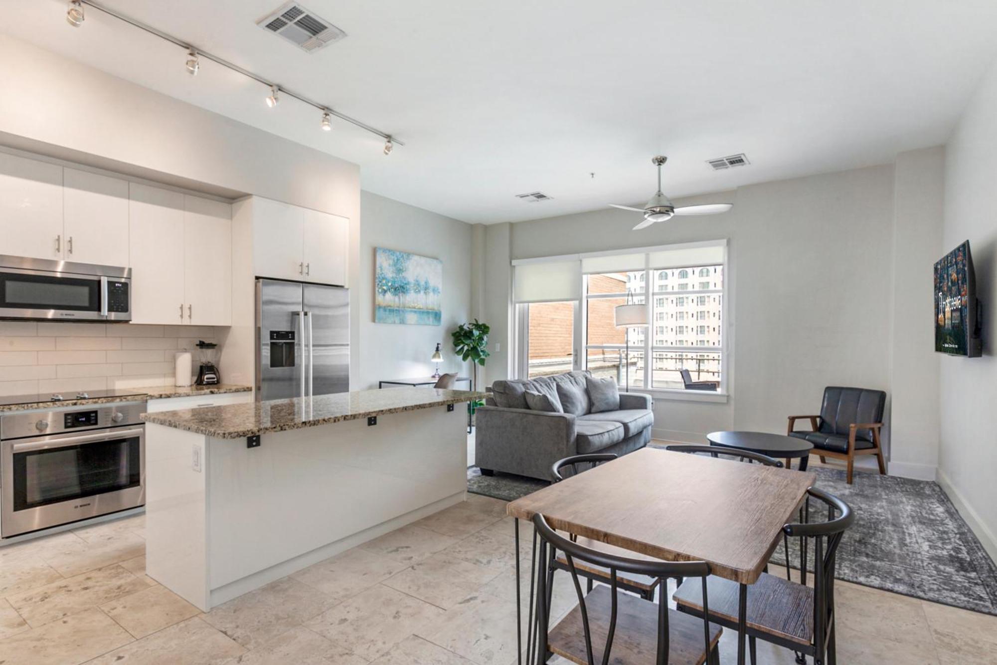 Upscale And Penthouses Close To Canal And Bourbon St Apartment *