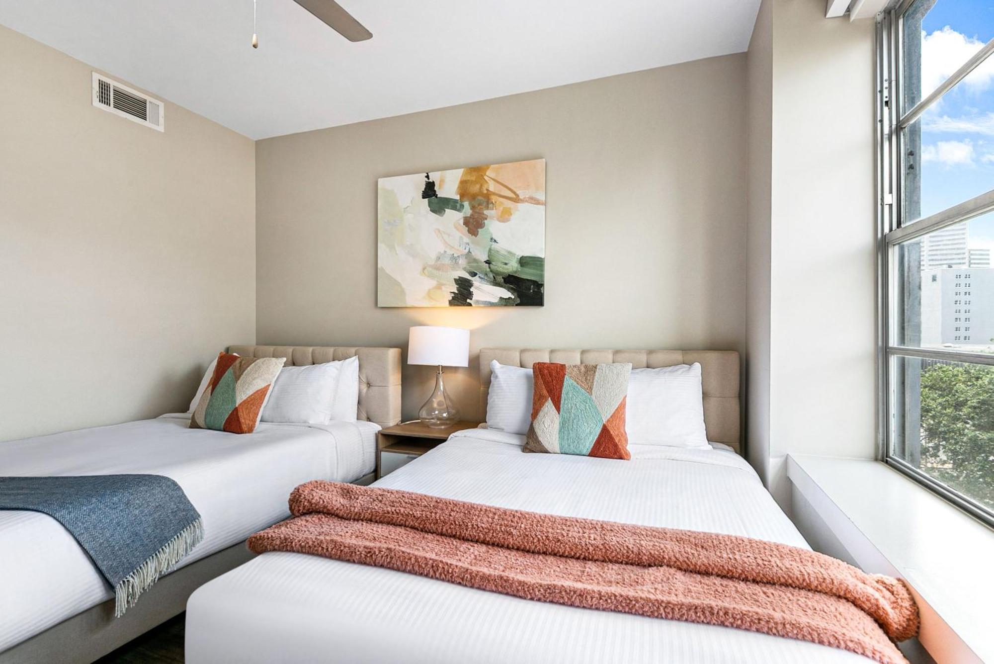 Upscale And Penthouses Close To Canal And Bourbon St New Orleans