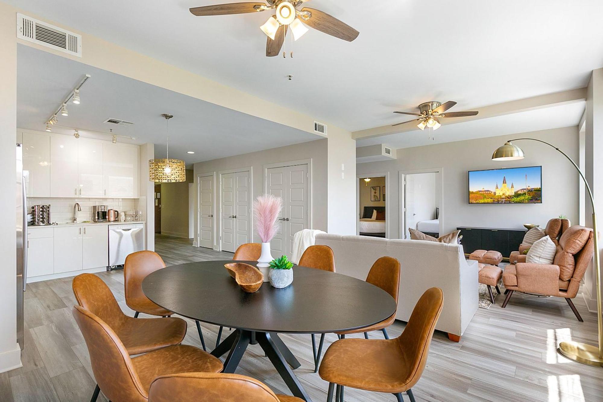 Upscale And Penthouses Close To Canal And Bourbon St New Orleans