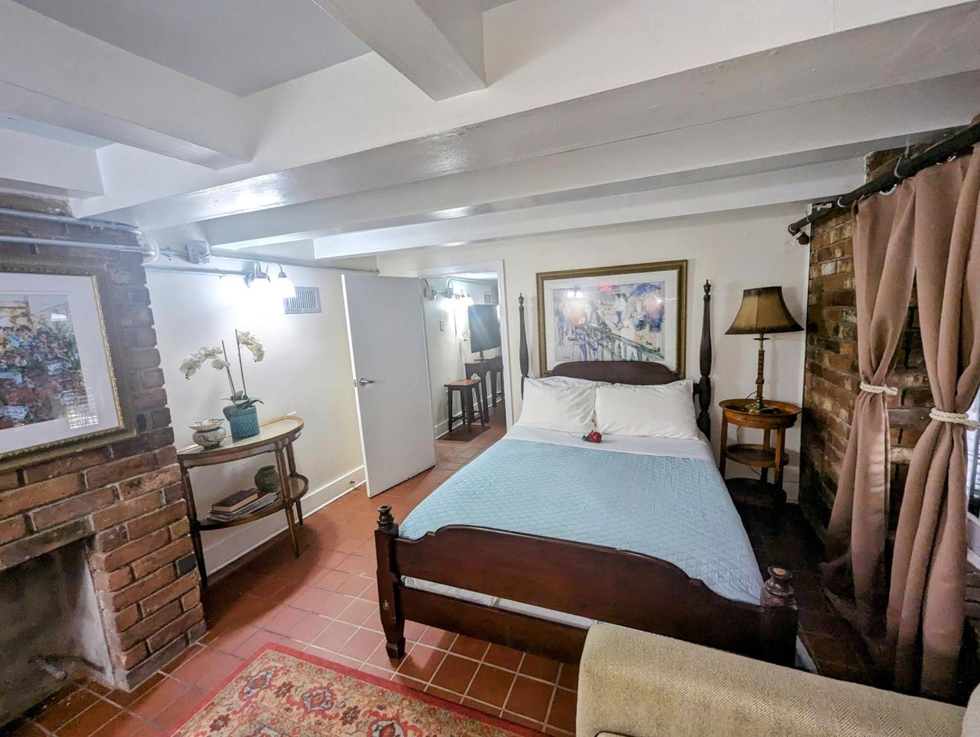 The Esplanade Mansion Bed & Breakfast