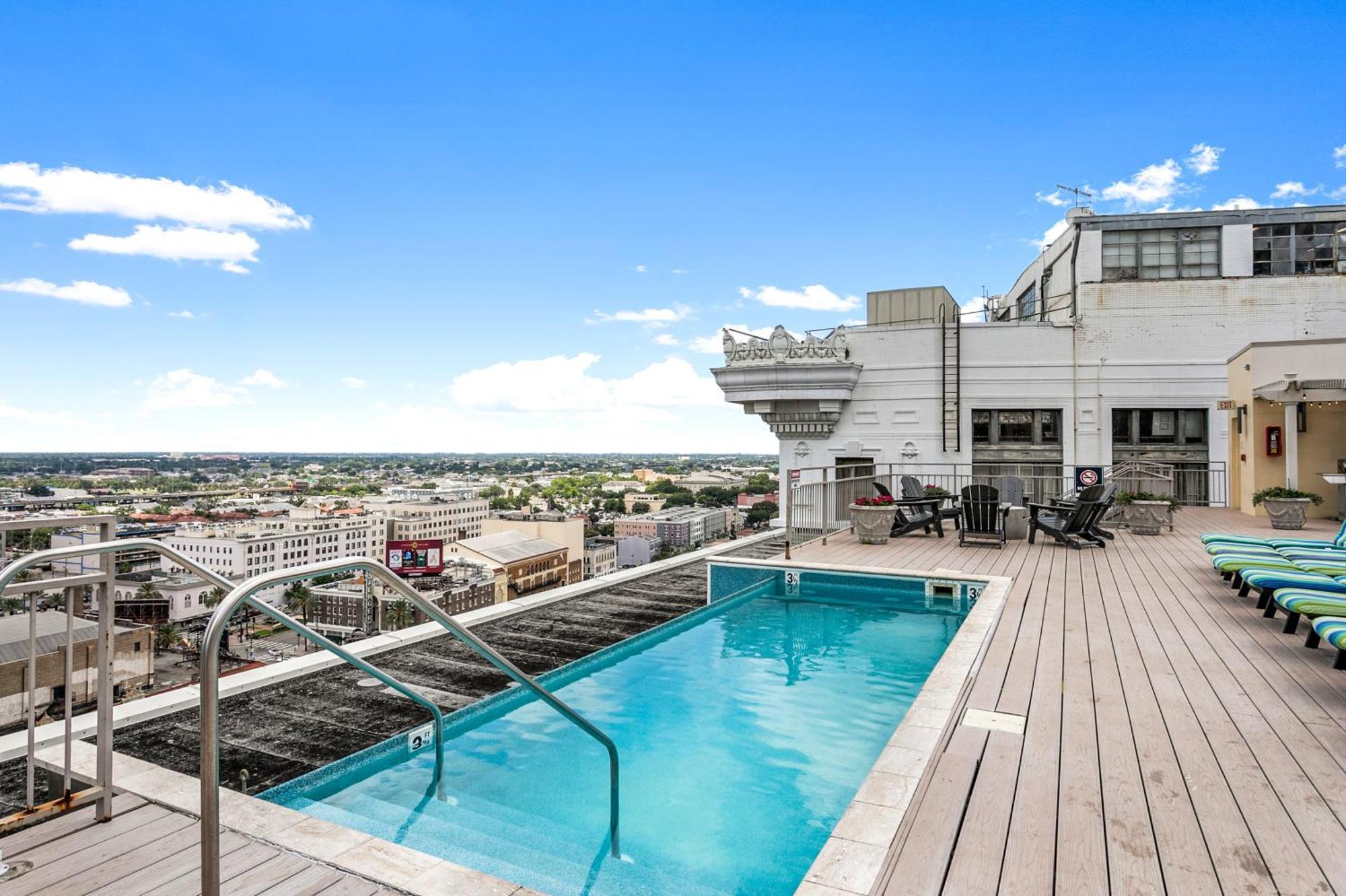 Spacious Modern Near French Quarter *