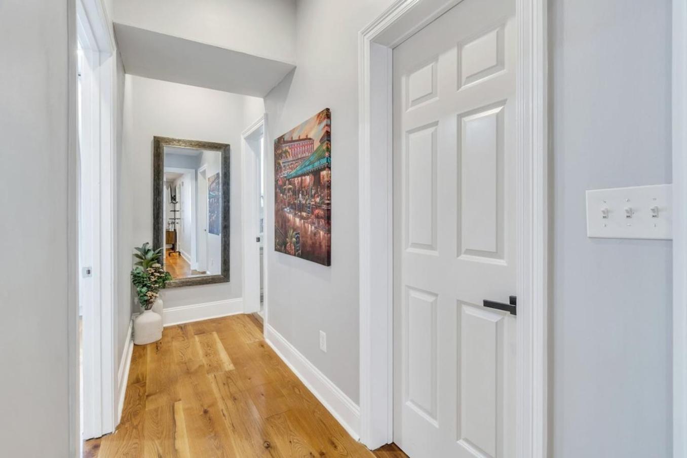 Historic 2br Condo, Walk To Fq & Dining Spots Holiday home New Orleans