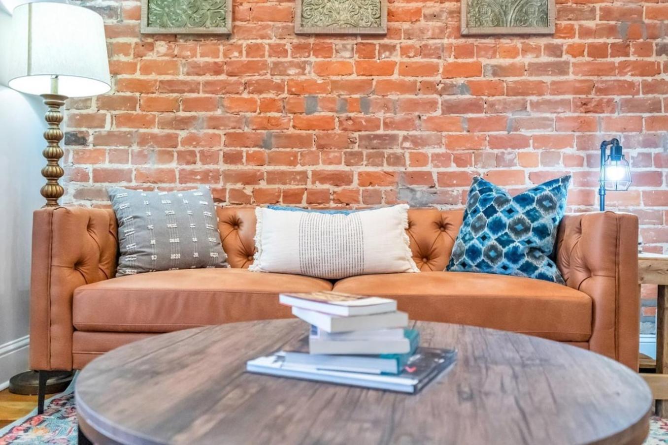 Historic 2br Condo, Walk To Fq & Dining Spots Holiday home New Orleans