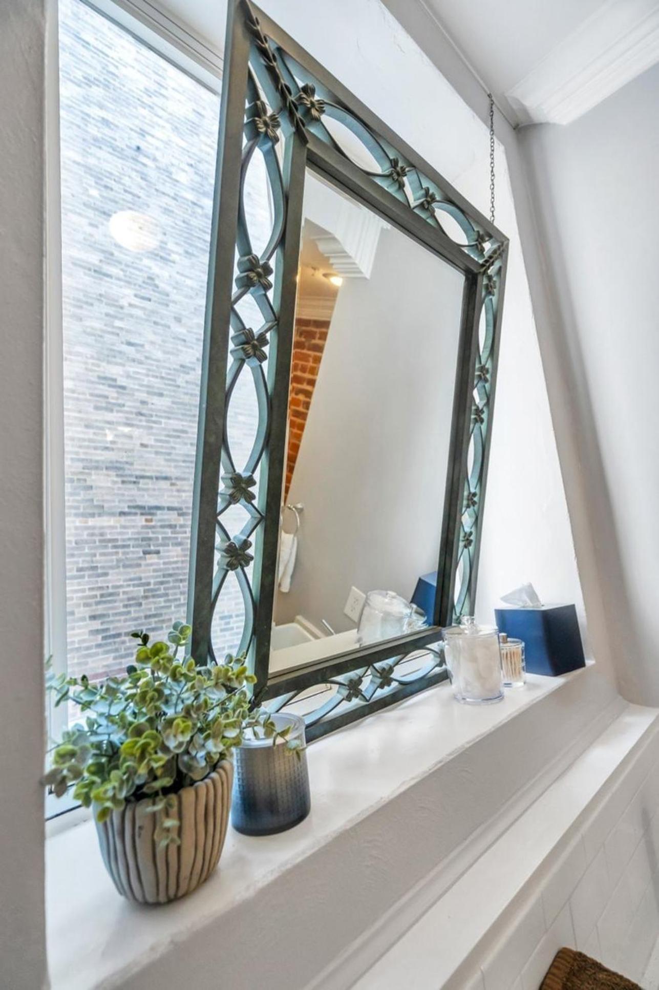 Historic 2br Condo, Walk To Fq & Dining Spots *