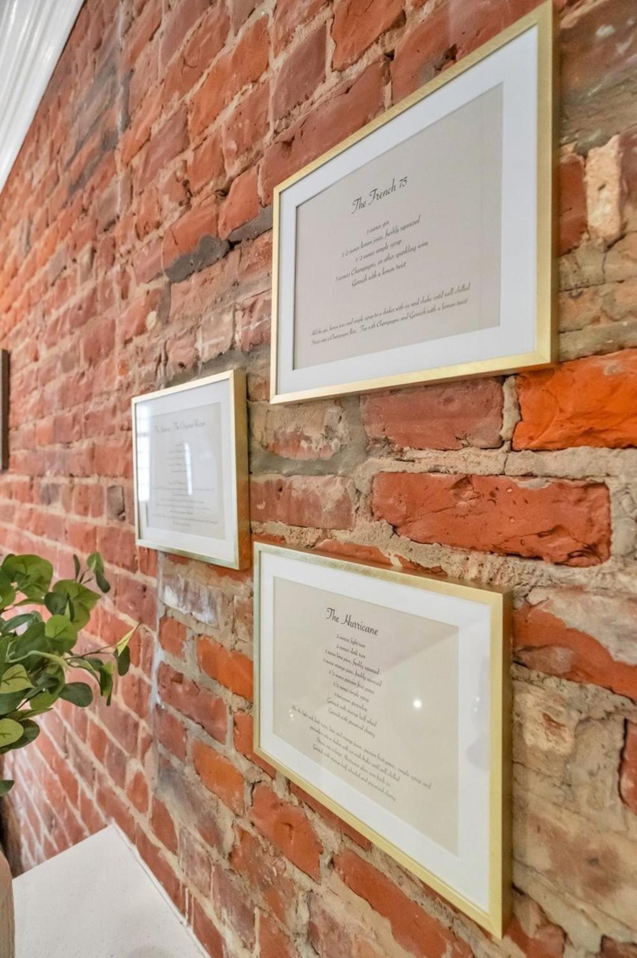 Historic 2br Condo, Walk To Fq & Dining Spots