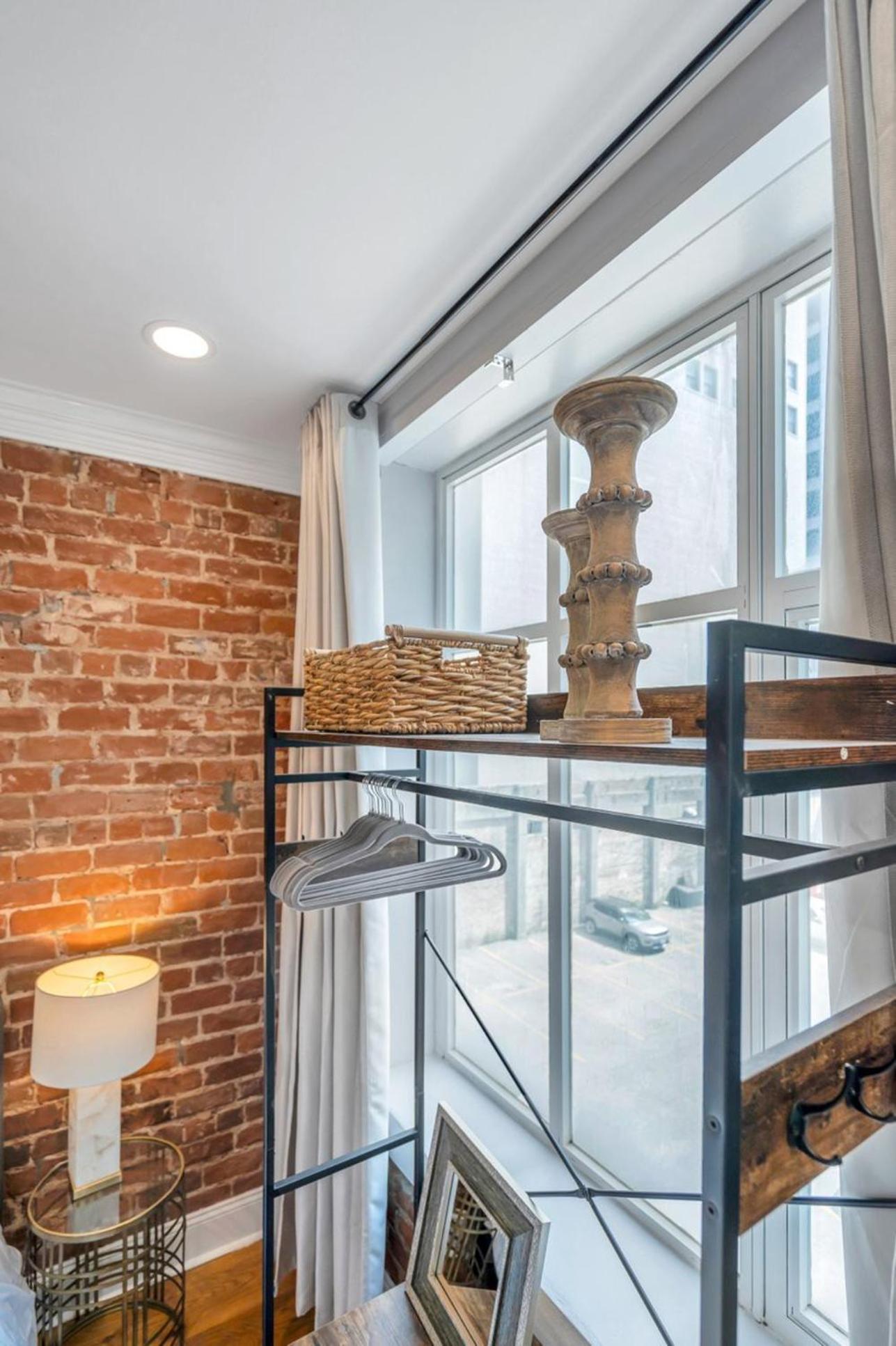 Historic 2br Condo, Walk To Fq & Dining Spots