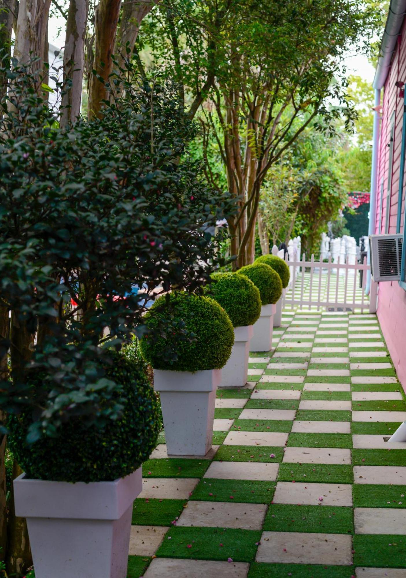 Amazing Modern 5 Bedroom Next To French Qt & Bourbon Apartment New Orleans