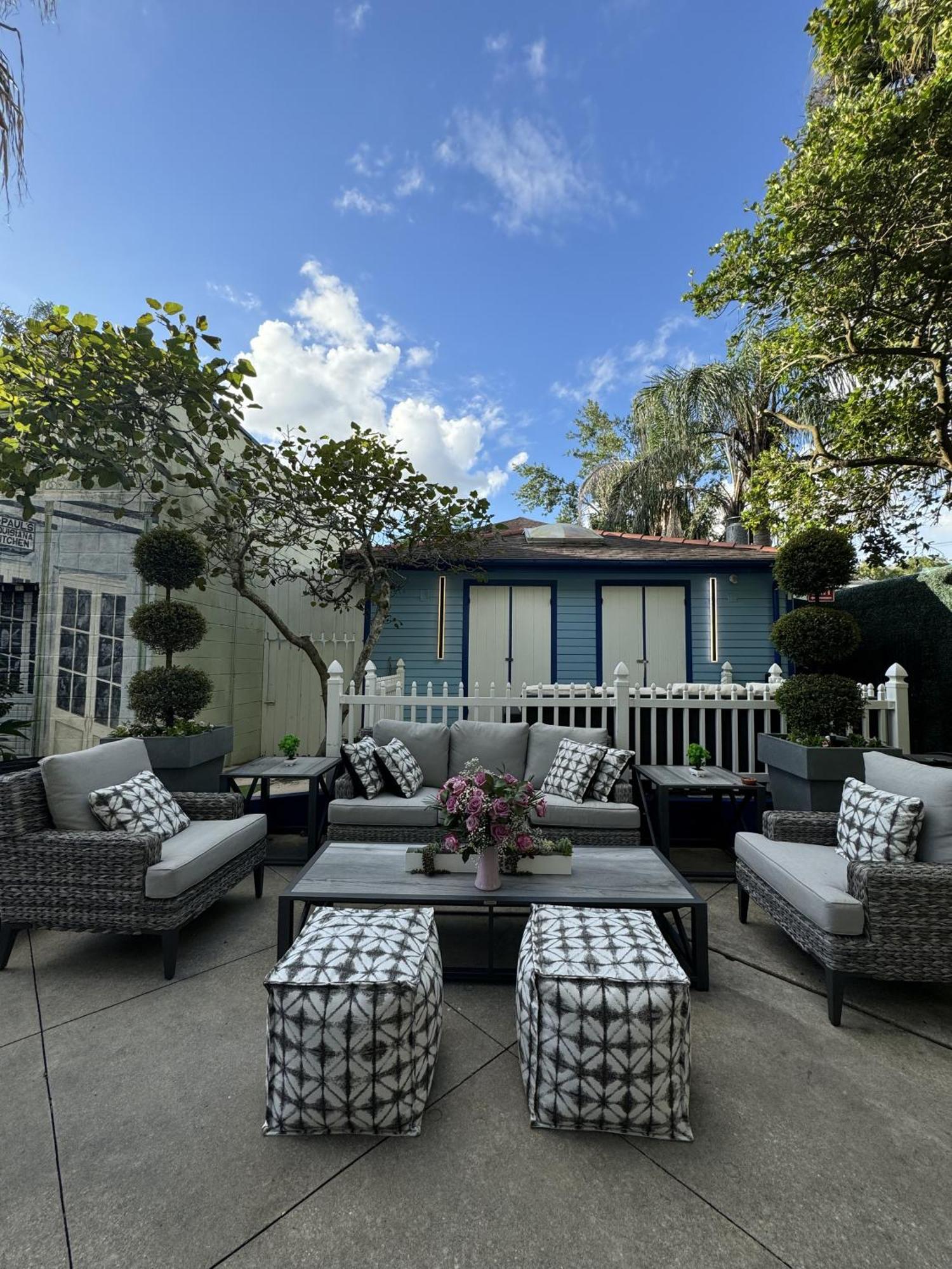 Villa 4 Bedroom - Sleeps 8! Location Next To Bourbon Street! New Orleans