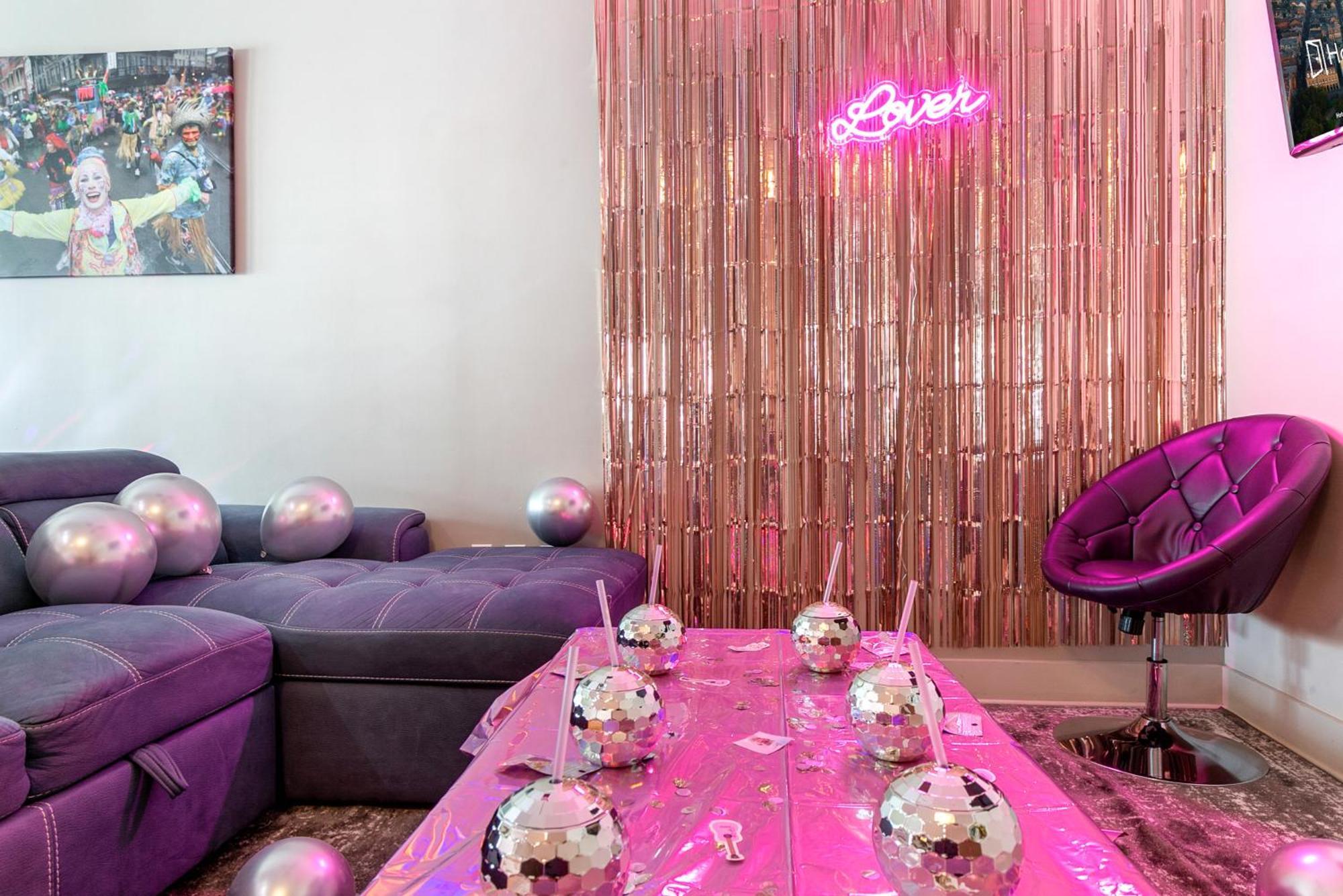 Apartment Upscale And Penthouses Close To Canal And Bourbon St