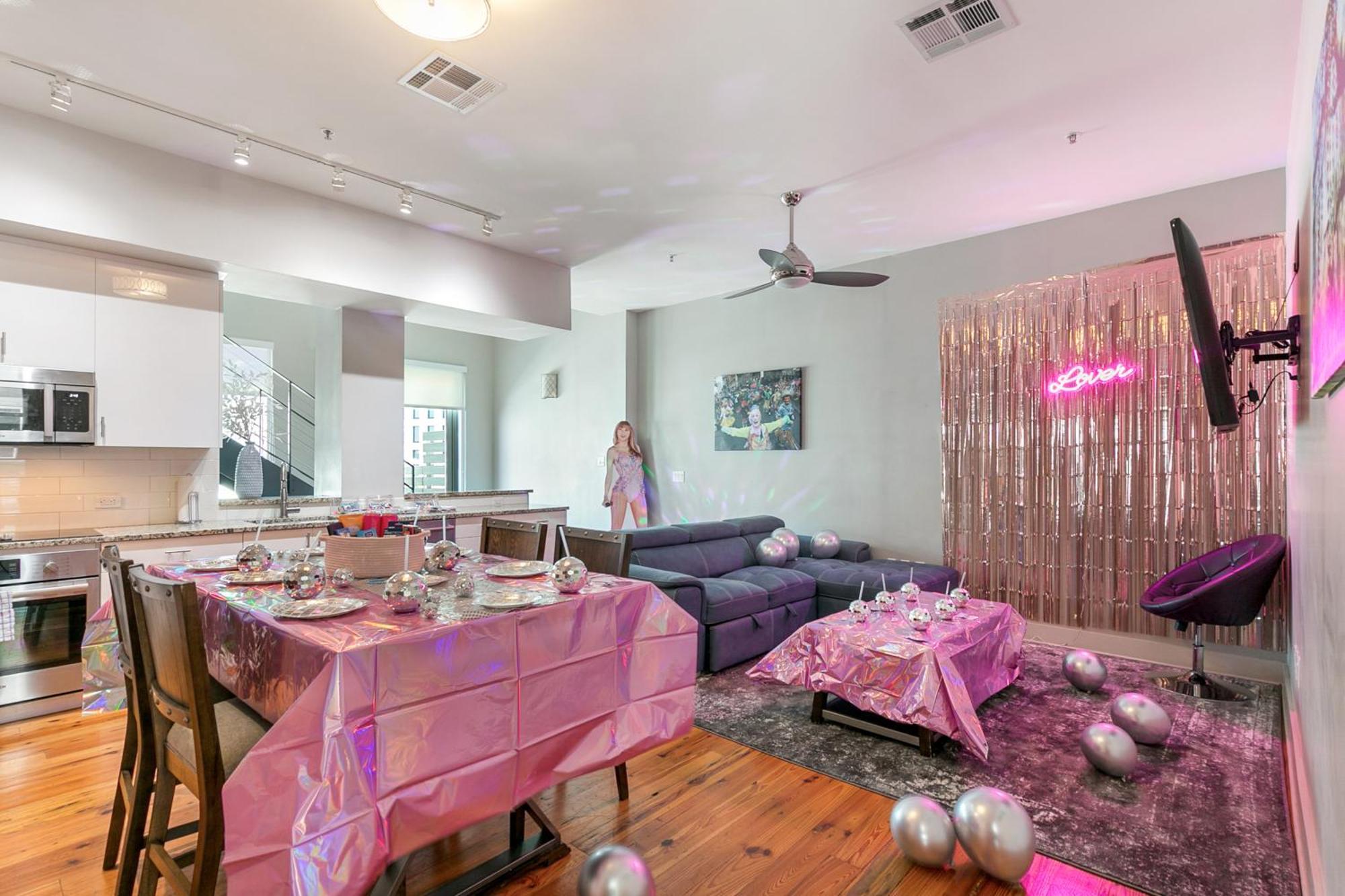 Upscale And Penthouses Close To Canal And Bourbon St New Orleans