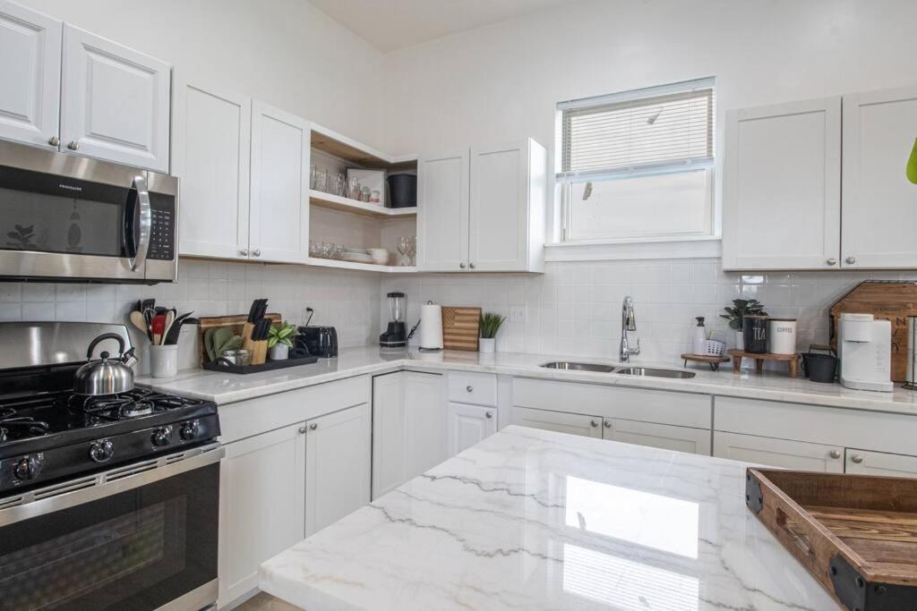 Luxury 6 Bedroom Oasis Apartment