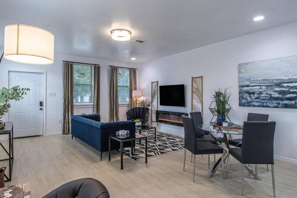 Luxury 6 Bedroom Oasis