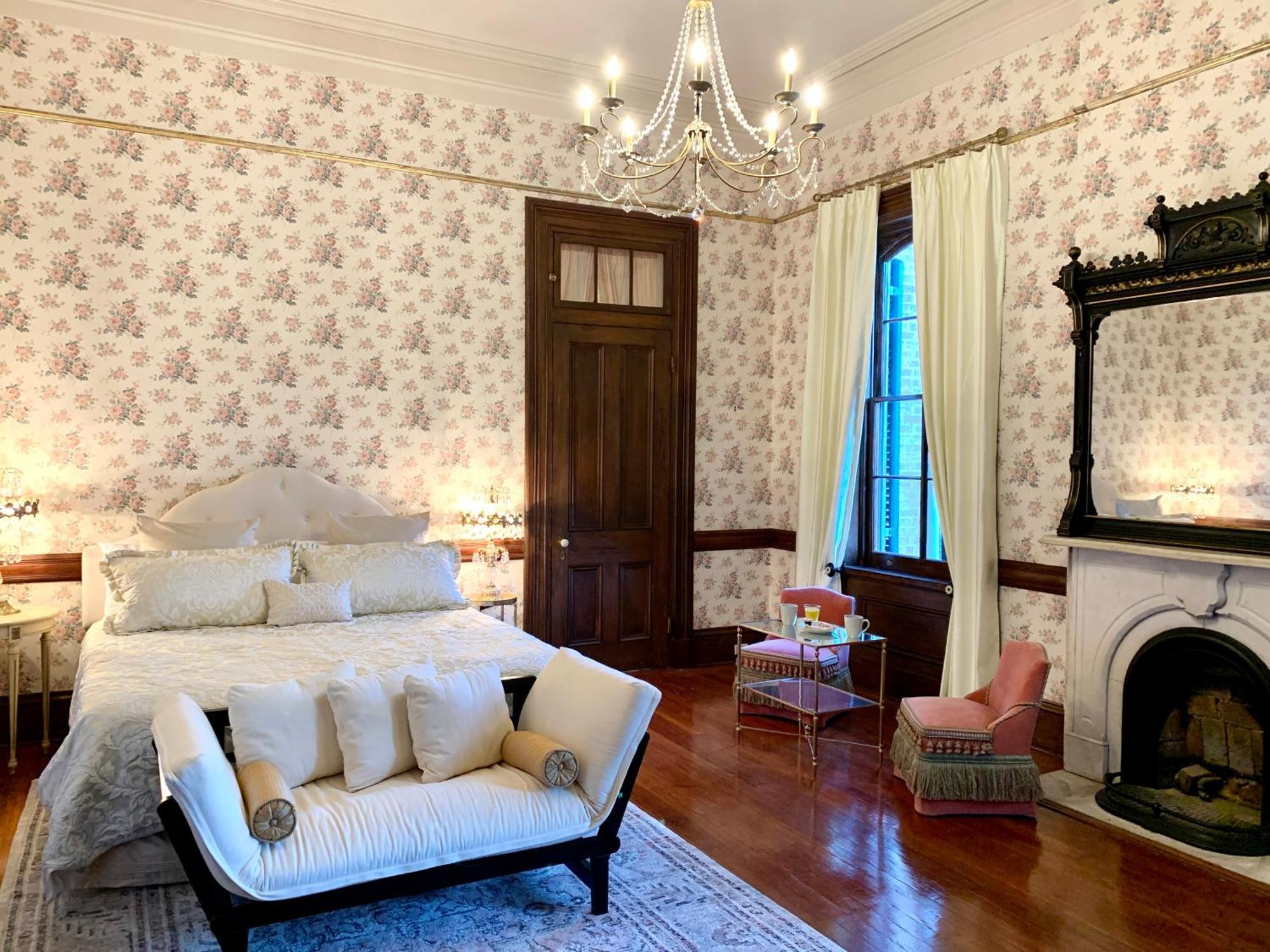 French Quarter Lanaux Mansion