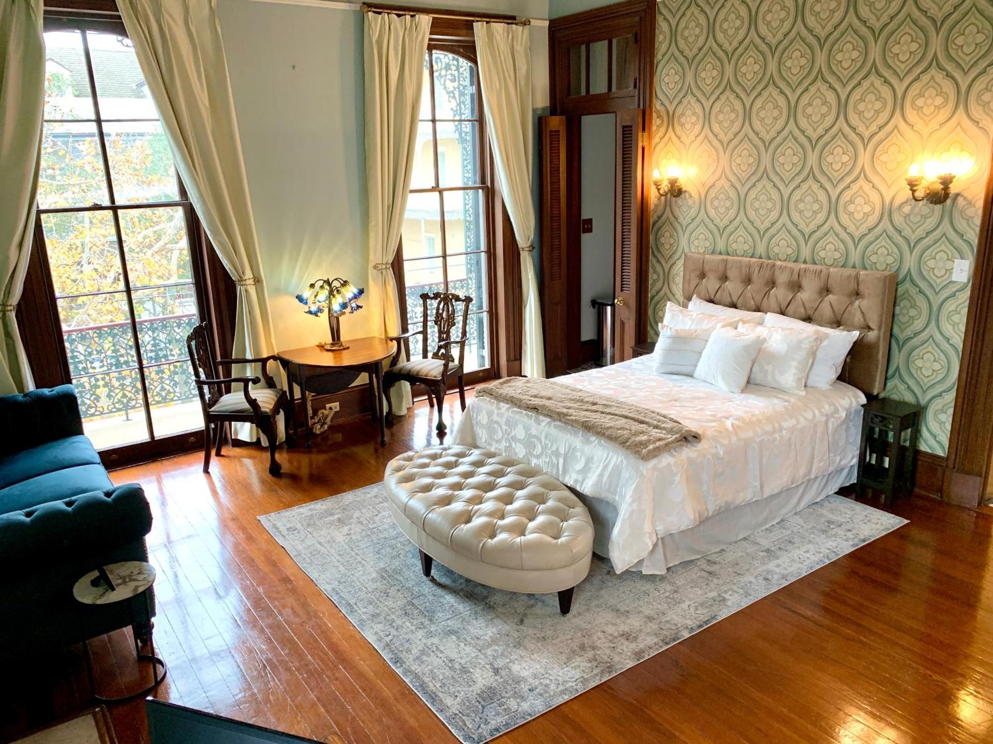 French Quarter Lanaux Mansion