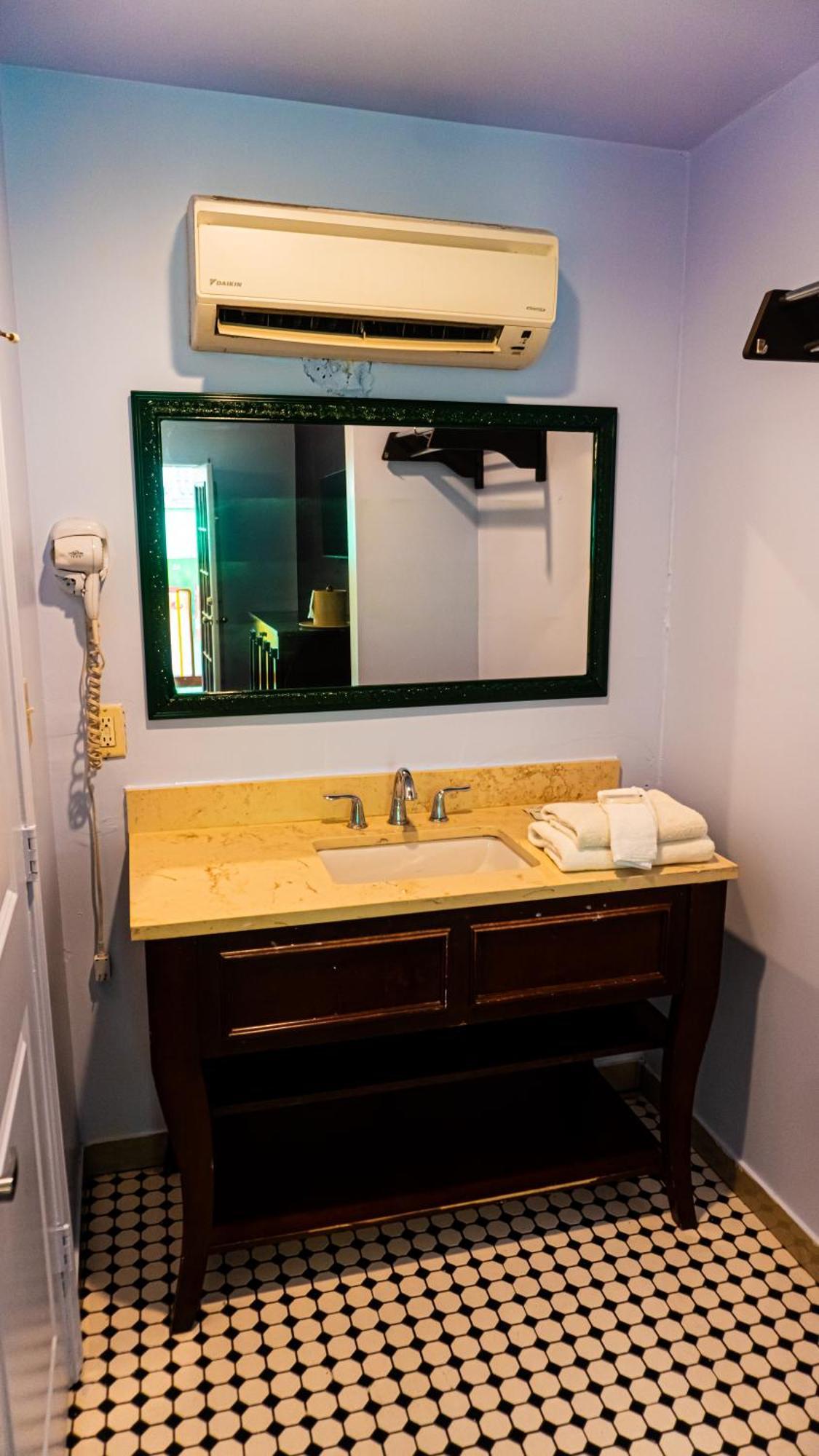 Inn Historic Mardi Gras 3*