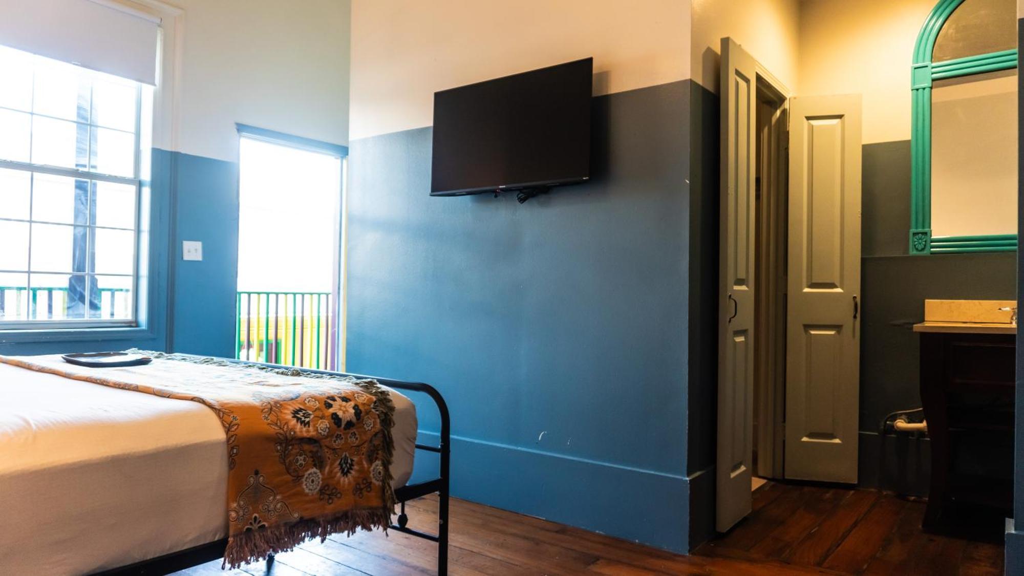 Inn Historic Mardi Gras