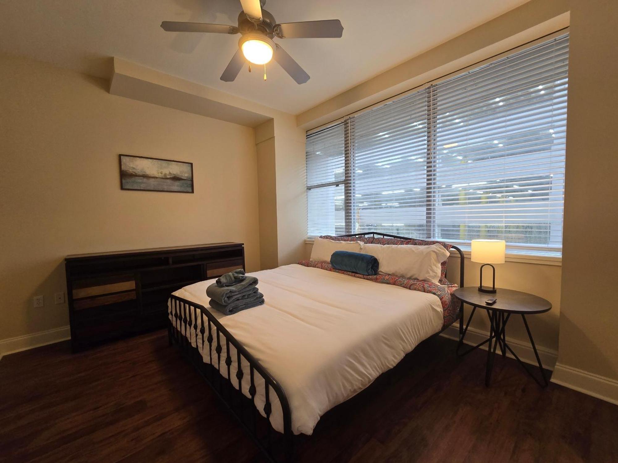 Aparthotel Amazing Beautiful View 2 Blocks To French Quarter, Small Rooftop Pool, Gym, Seanger Theater, Super Dome, And Bourbon St New Orleans