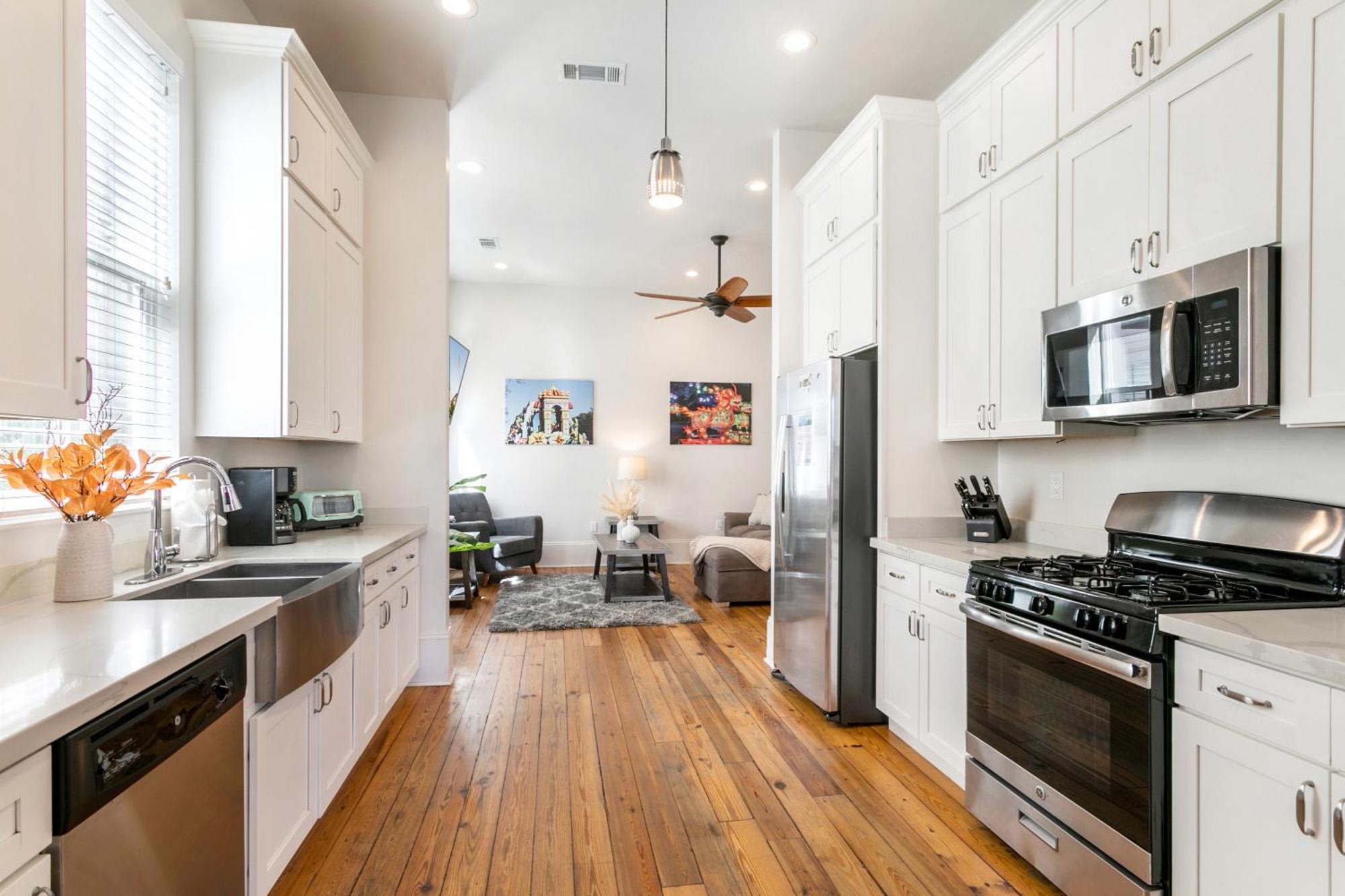 Apartment Private 3br On Carondelet By Hosteeva New Orleans