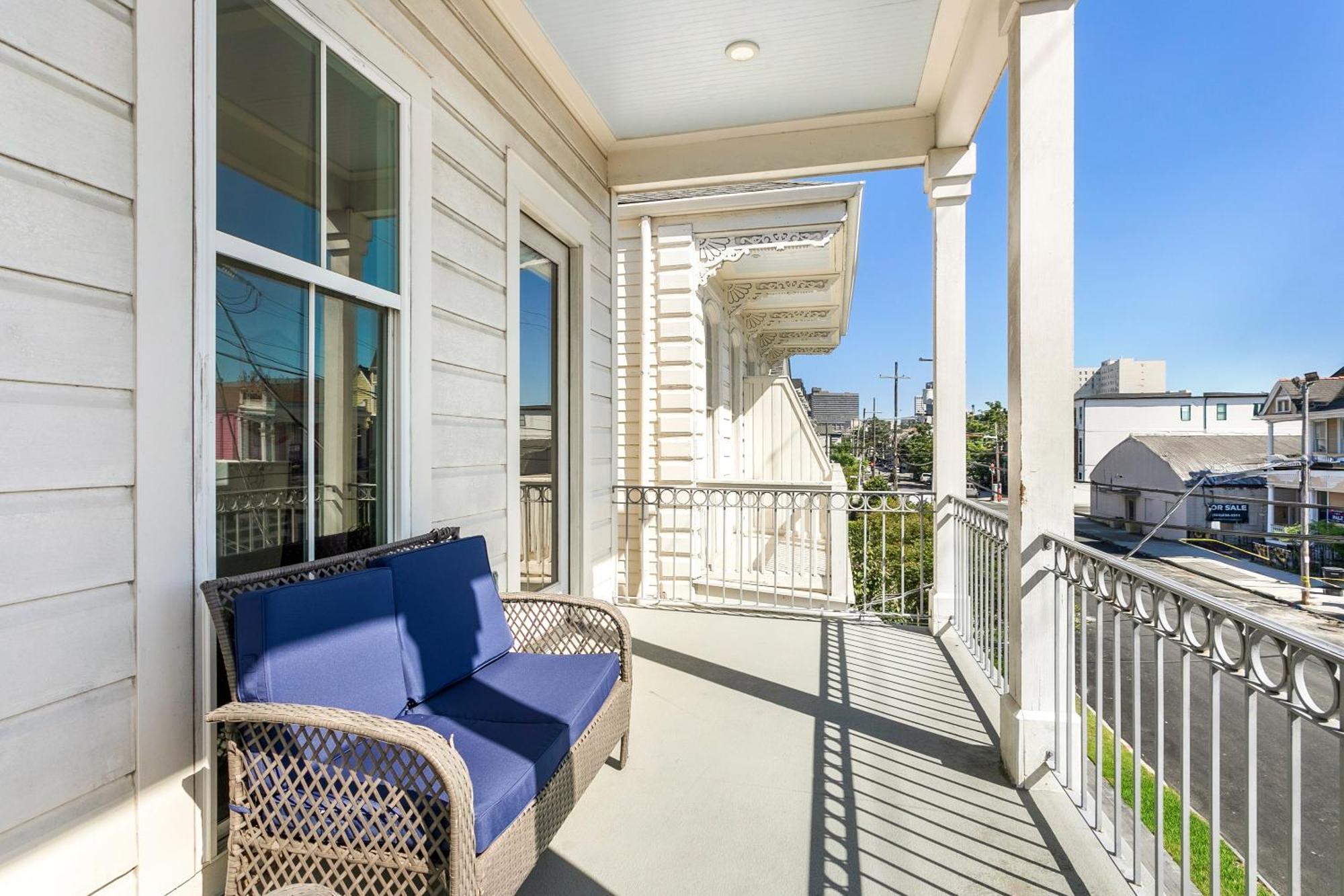 Apartment Private 3br On Carondelet By Hosteeva