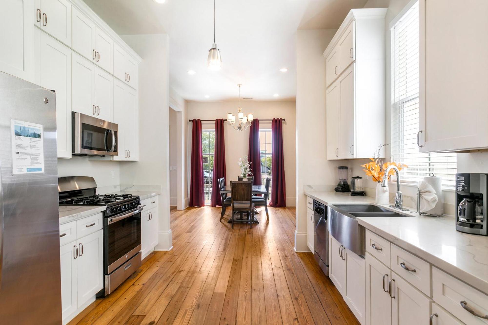 Private 3br On Carondelet By Hosteeva New Orleans