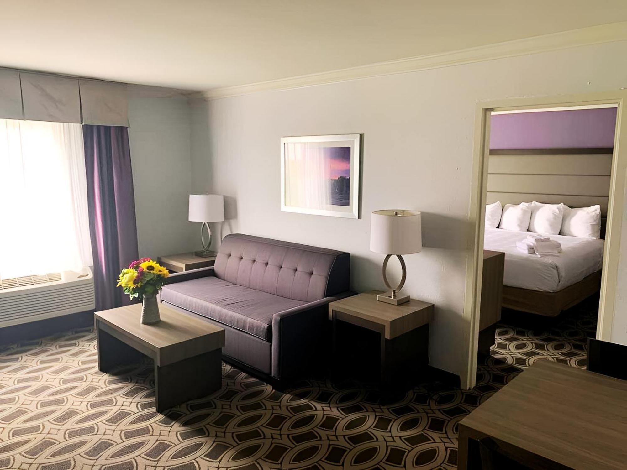 Hotel Express By Marriott 3*