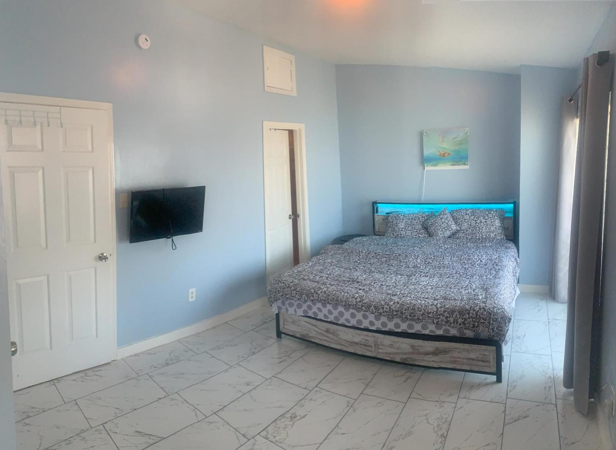 Nola Townhouse, 30 Days Minimum Rent Required *
