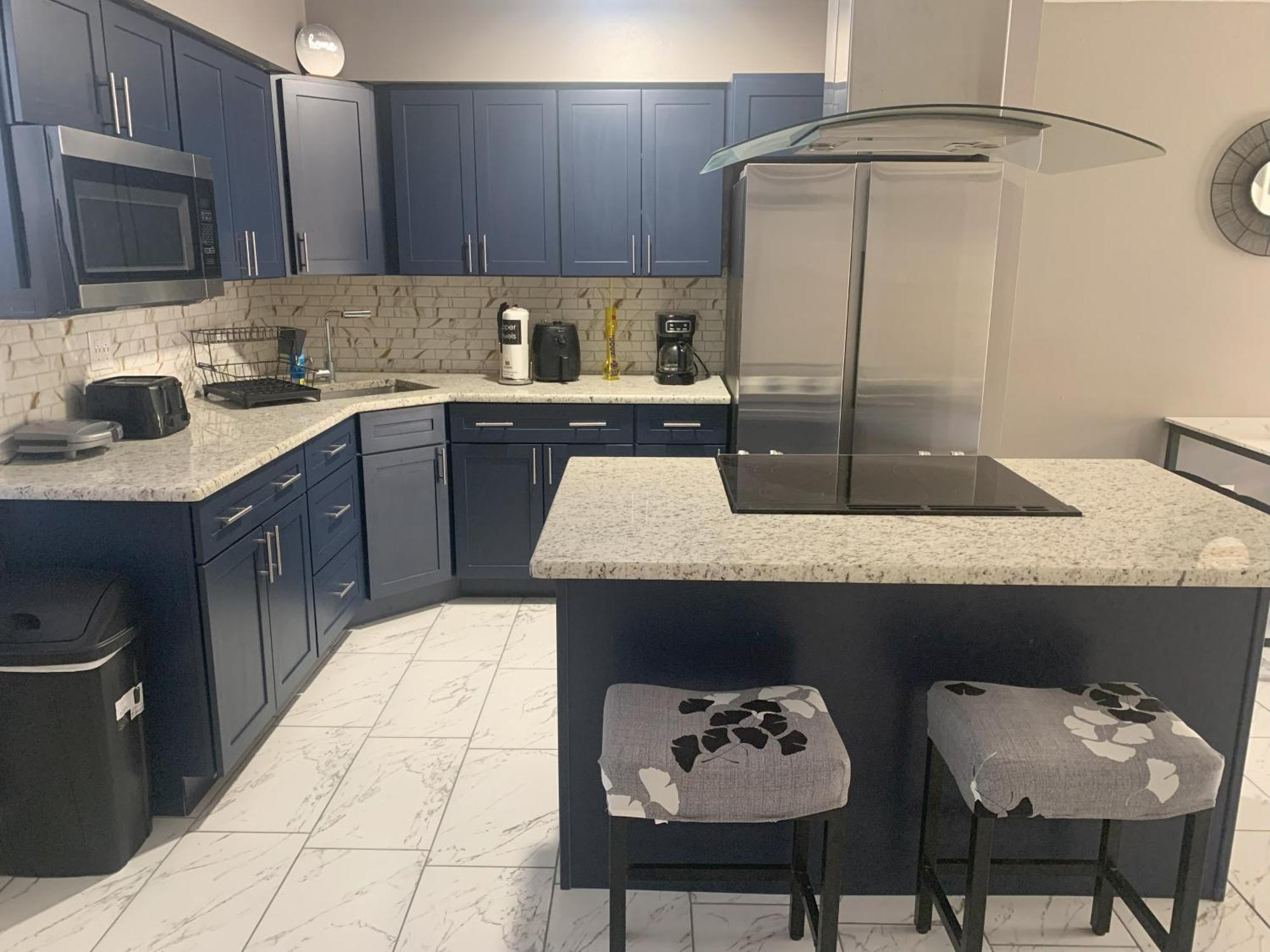 Nola Townhouse, 30 Days Minimum Rent Required Apartment