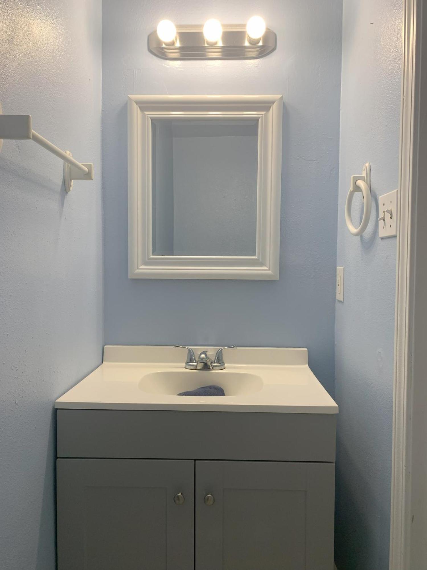 Nola Townhouse, 30 Days Minimum Rent Required Apartment *