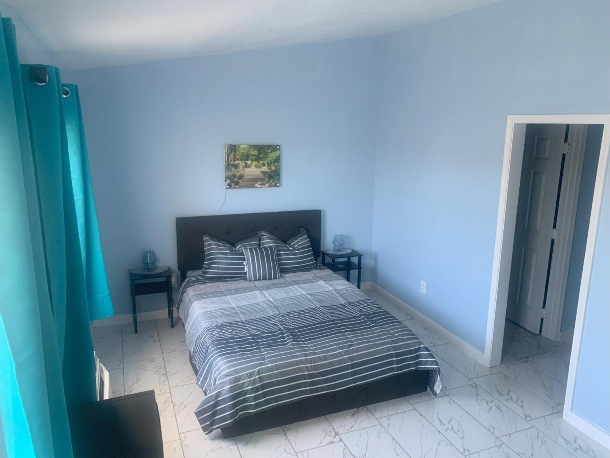 Nola Townhouse, 30 Days Minimum Rent Required *