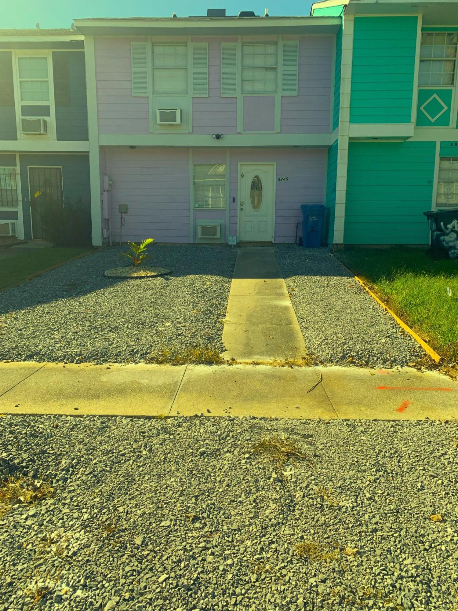 Apartment Nola Townhouse, 30 Days Minimum Rent Required