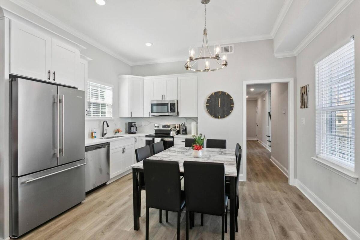 Beautiful New 5br With Outdoor Seating New Orleans