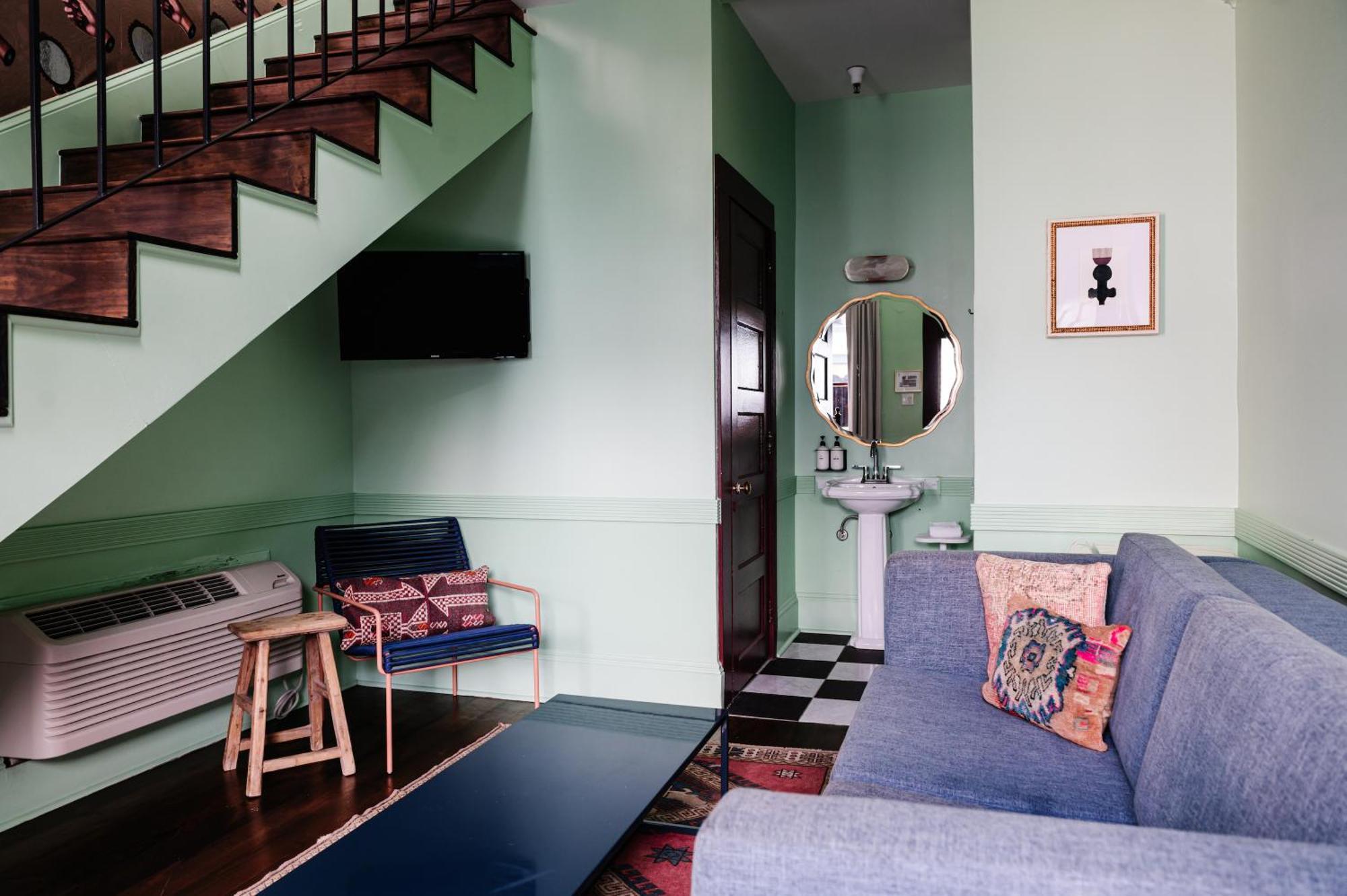 The Frenchmen By Kasa New Orleans