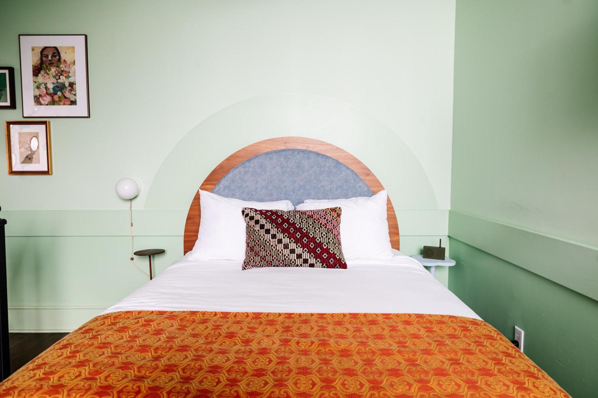 The Frenchmen By Kasa Hotel