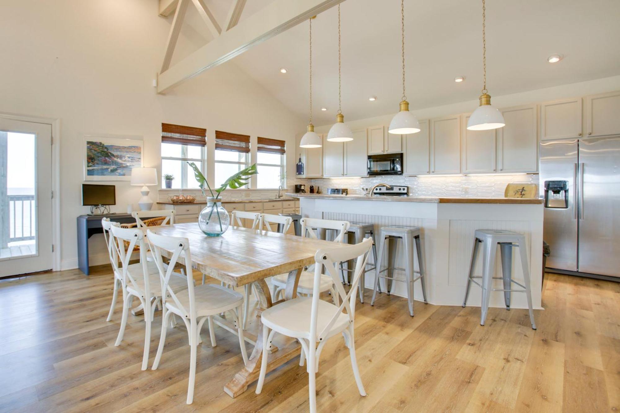 Holiday home Lakefront Retreat - Hot Tub And Kayaks!