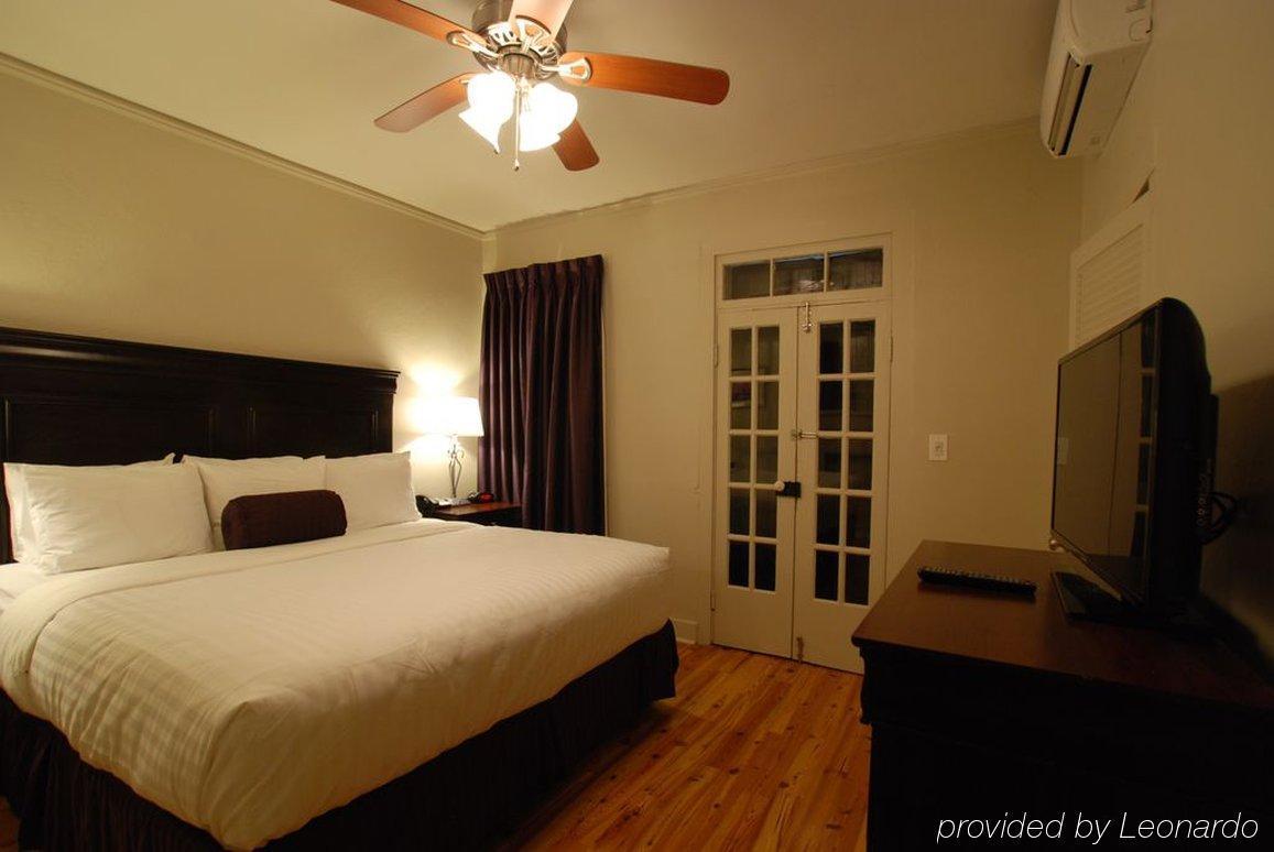 On Ursulines, A French Quarter 3* New Orleans