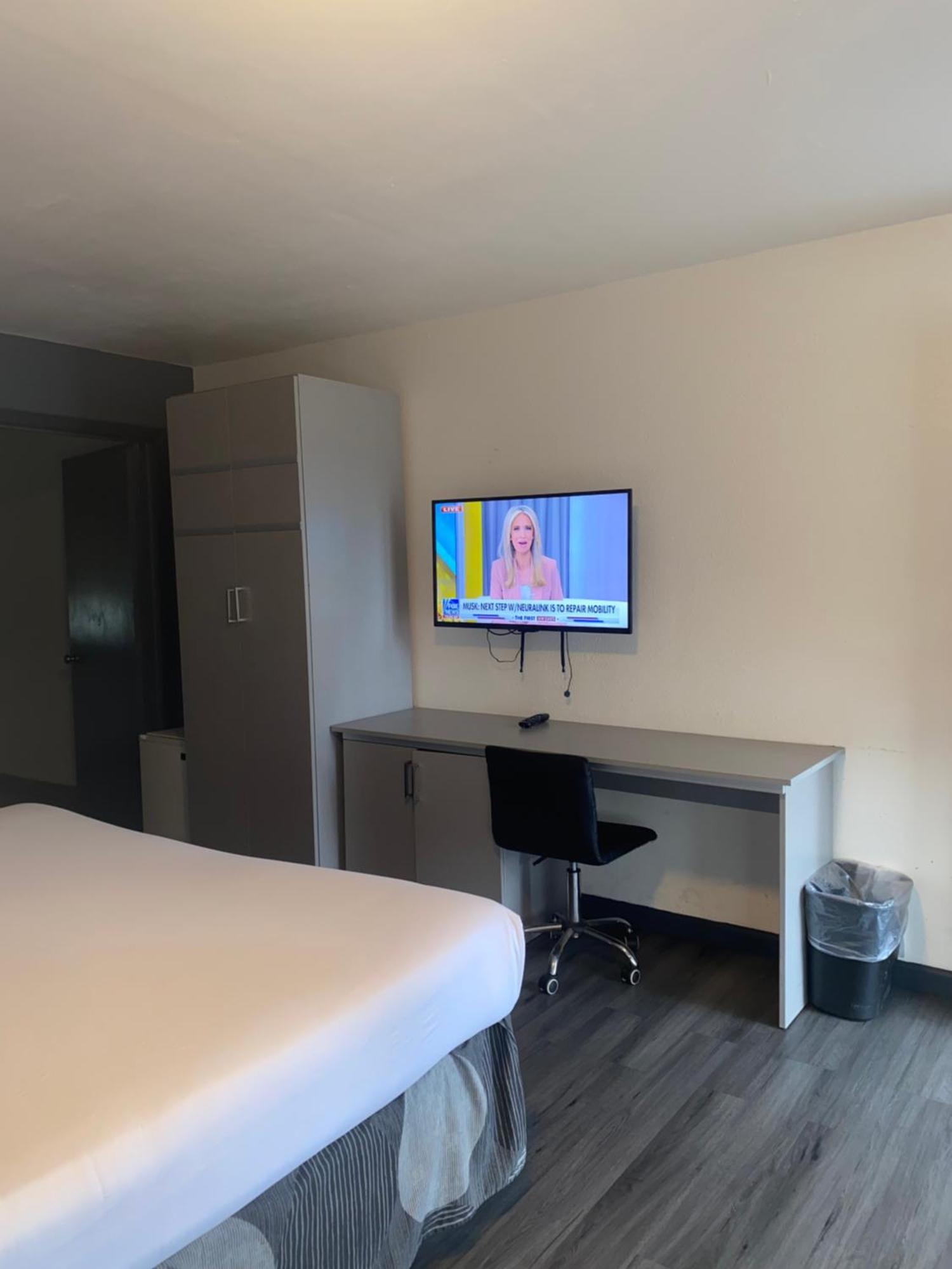 Hotel 10 Extended Stay Hotel