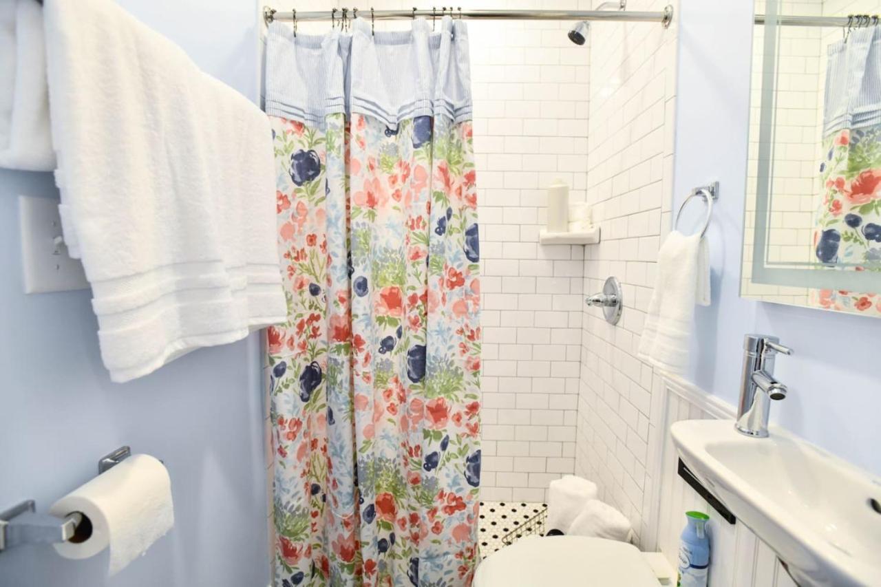 Claiborne Historic Guest House-economy Rear Unit Holiday home *