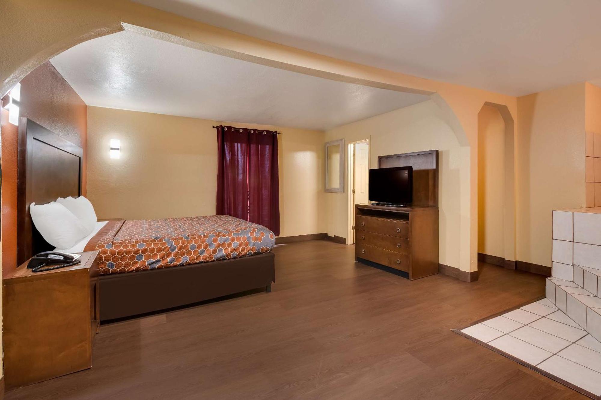 Hotel Rodeway Inn & Suites East