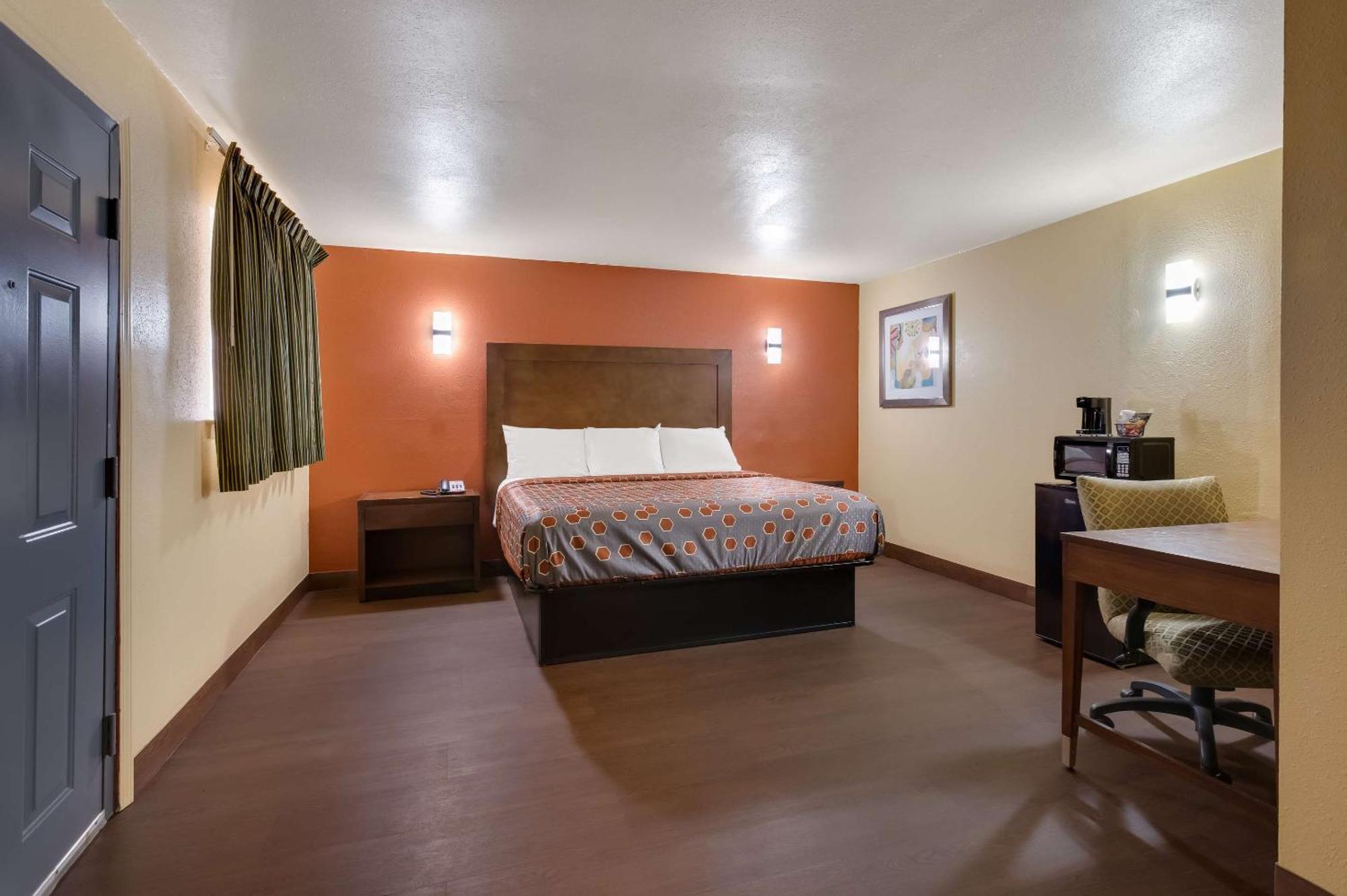 Hotel Rodeway Inn & Suites East *