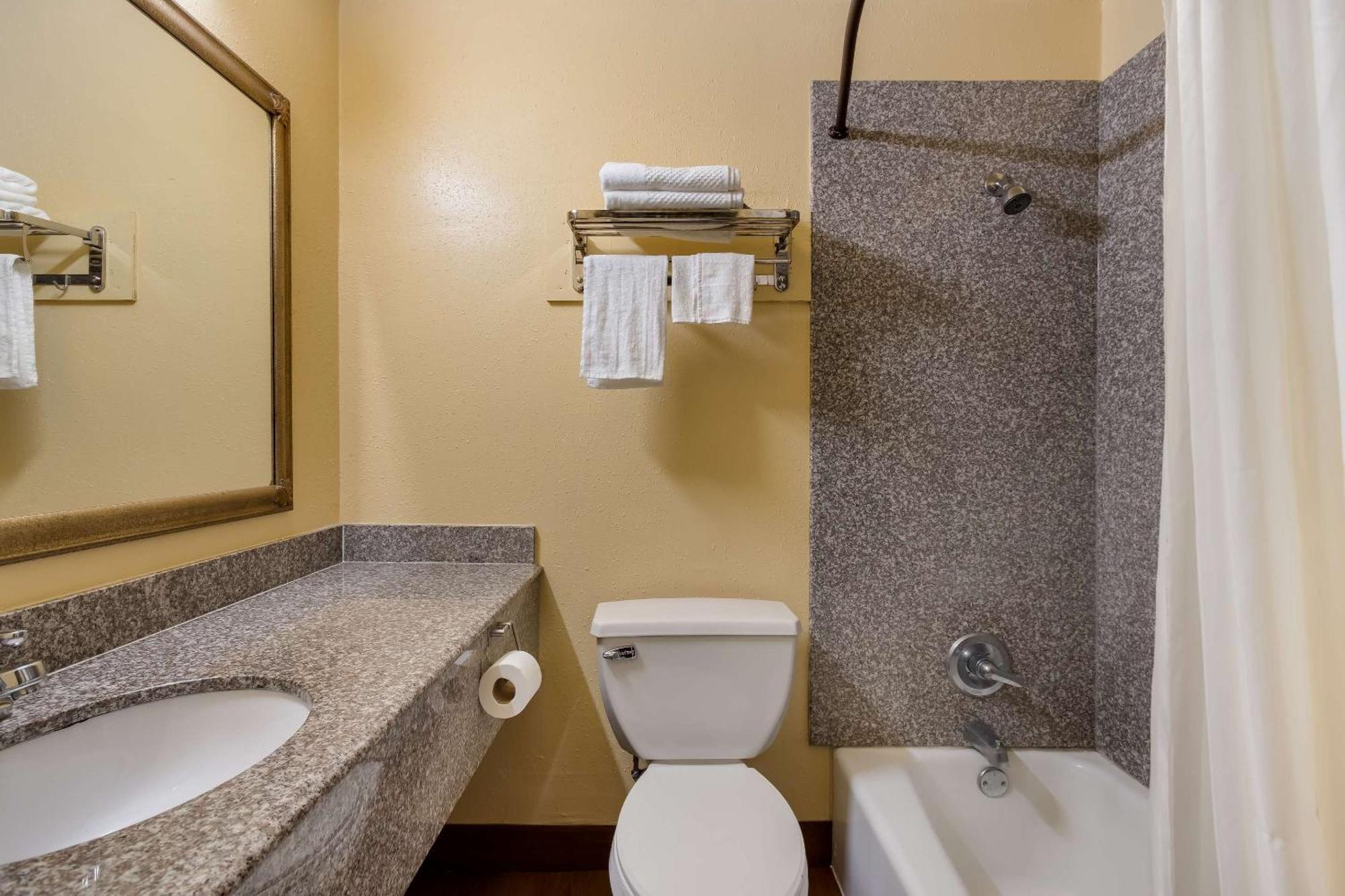 Hotel Rodeway Inn & Suites East New Orleans