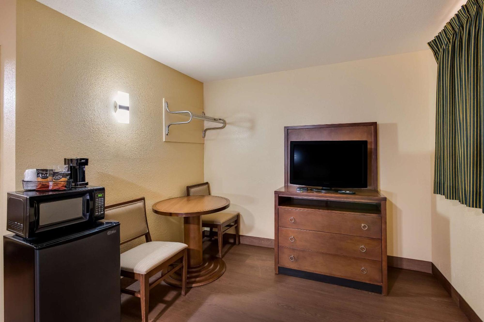 Rodeway Inn & Suites East New Orleans