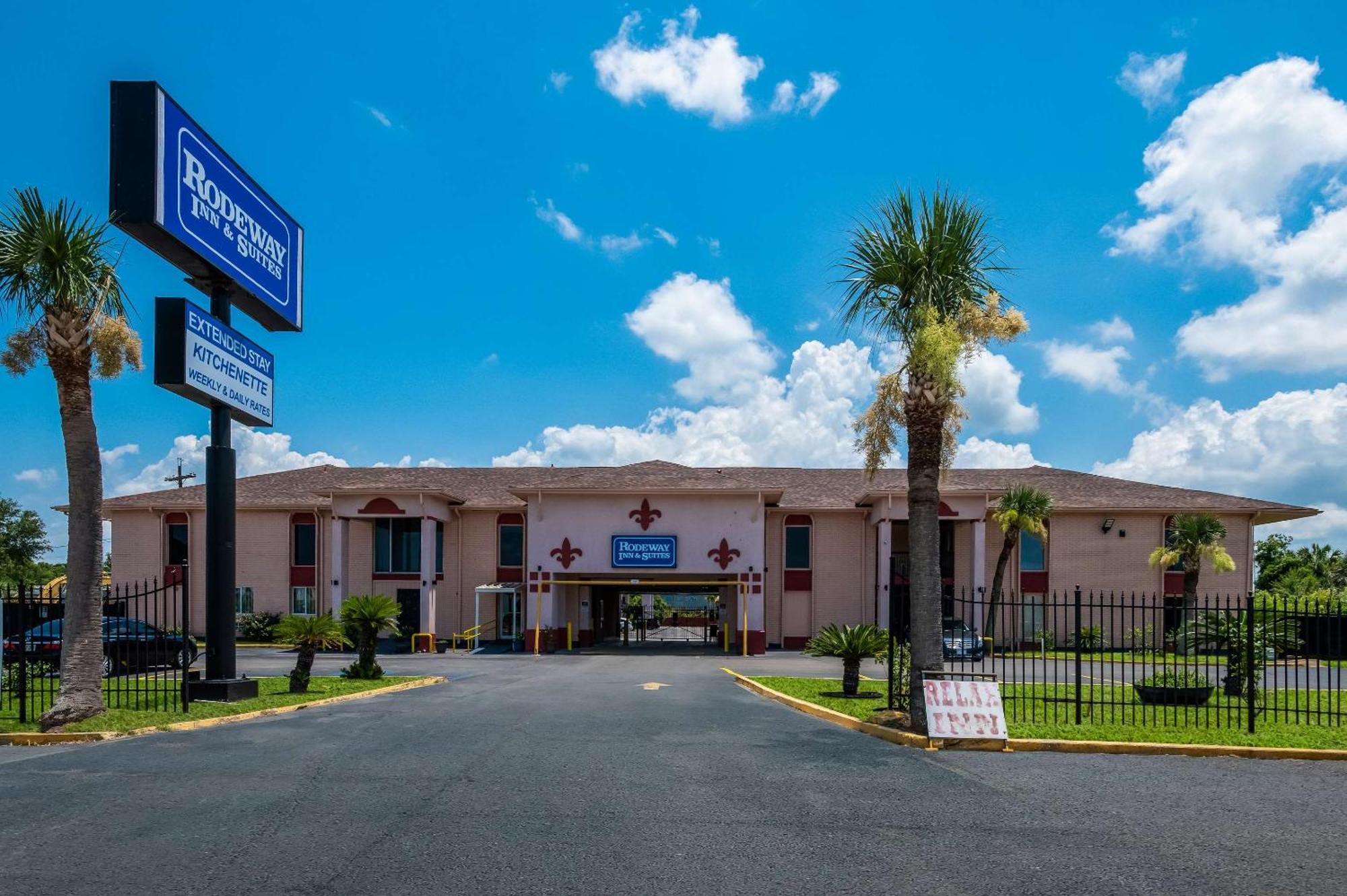 Rodeway Inn & Suites East Hotel