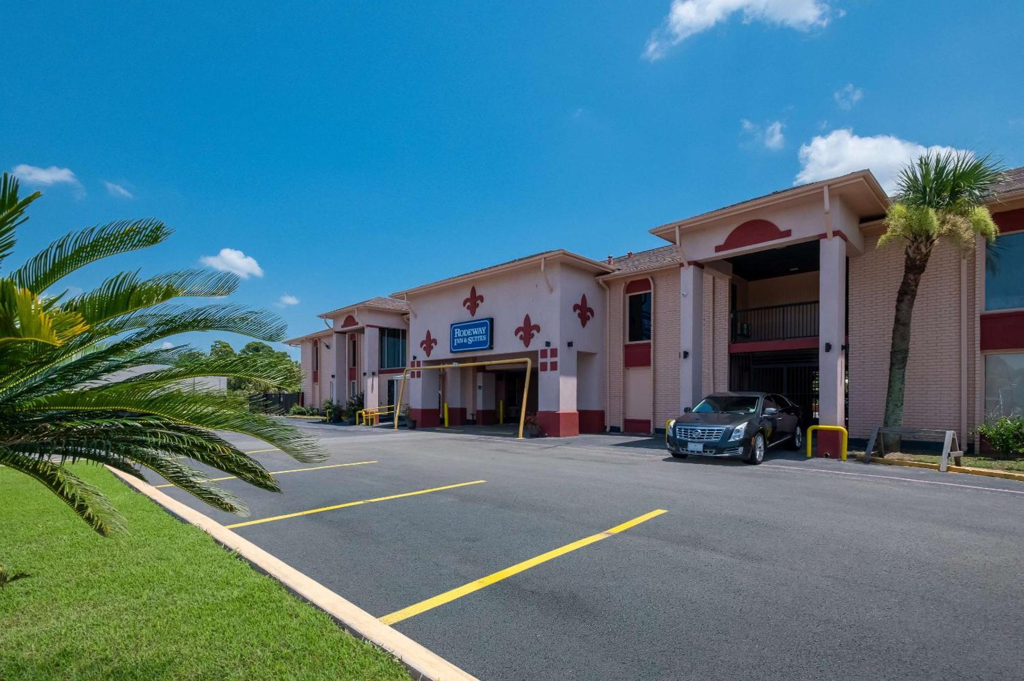 Rodeway Inn & Suites East Hotel *