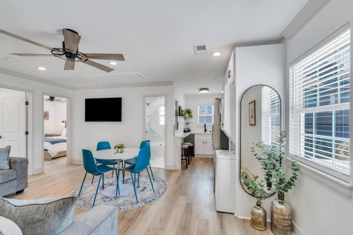 Spectacular Sleep 20 Near Fq W Pool Hotel *