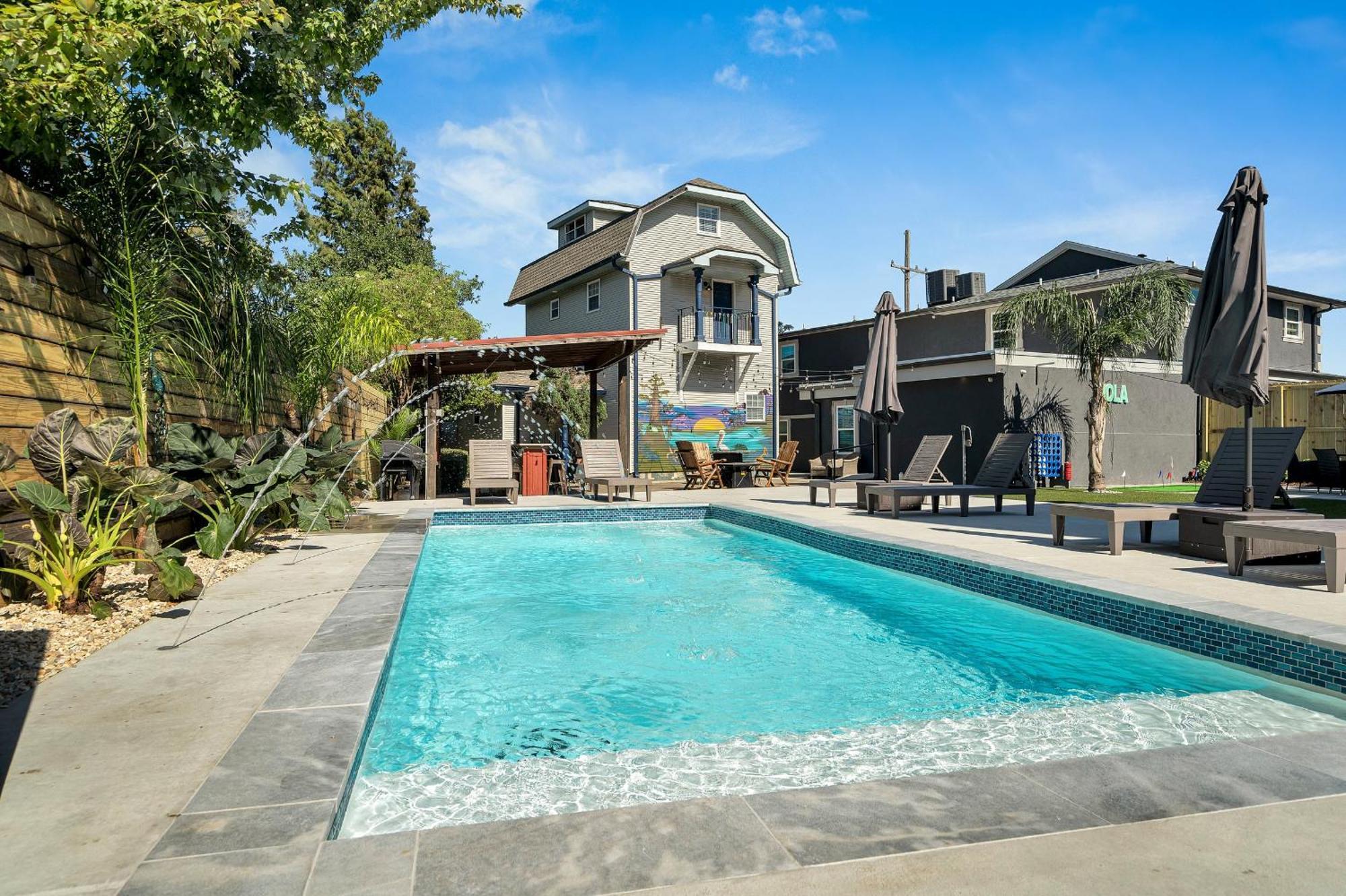 Hotel Spectacular Sleep 20 Near Fq W Pool *
