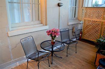 Lafitte & Bar